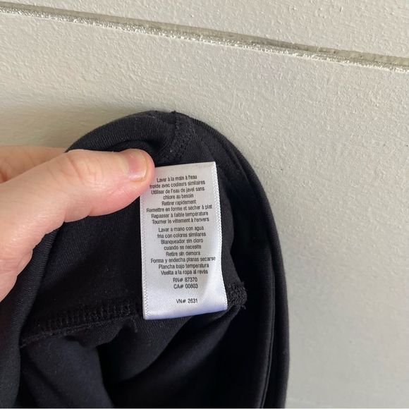 Alo Yoga Striped Black Glow in the Dark Leggings - Picture 5 of 6